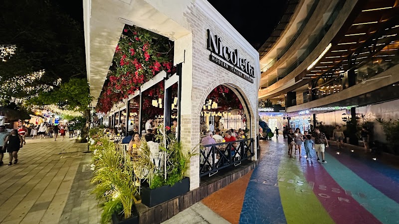 Nicoletta Playa Del Carmen