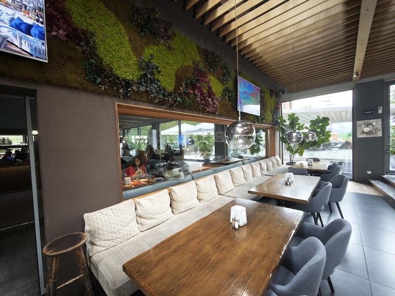 Restaurant White River
